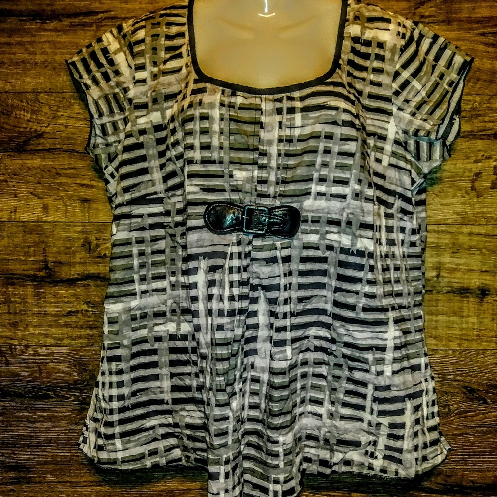 Cato Top Size XXL Light Weight Buckle Front EUC - Picture 6 of 10